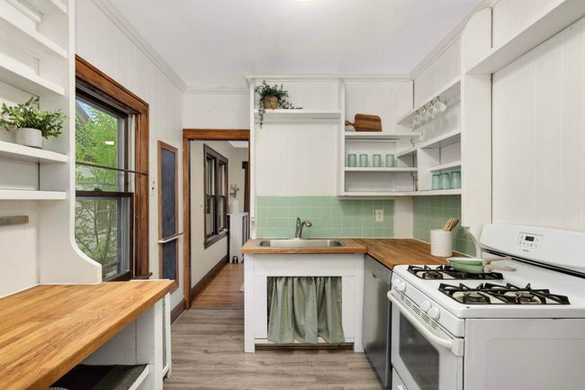 Stylish kitchen | Image 9