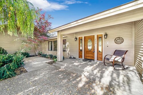 132 Country Club Dr, Buhl, ID, 83316-5206 | Card Image
