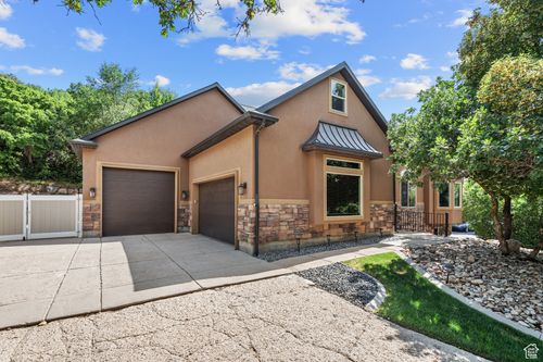 520 Lacey Way, North Salt Lake, UT, 84054-1529 | Card Image