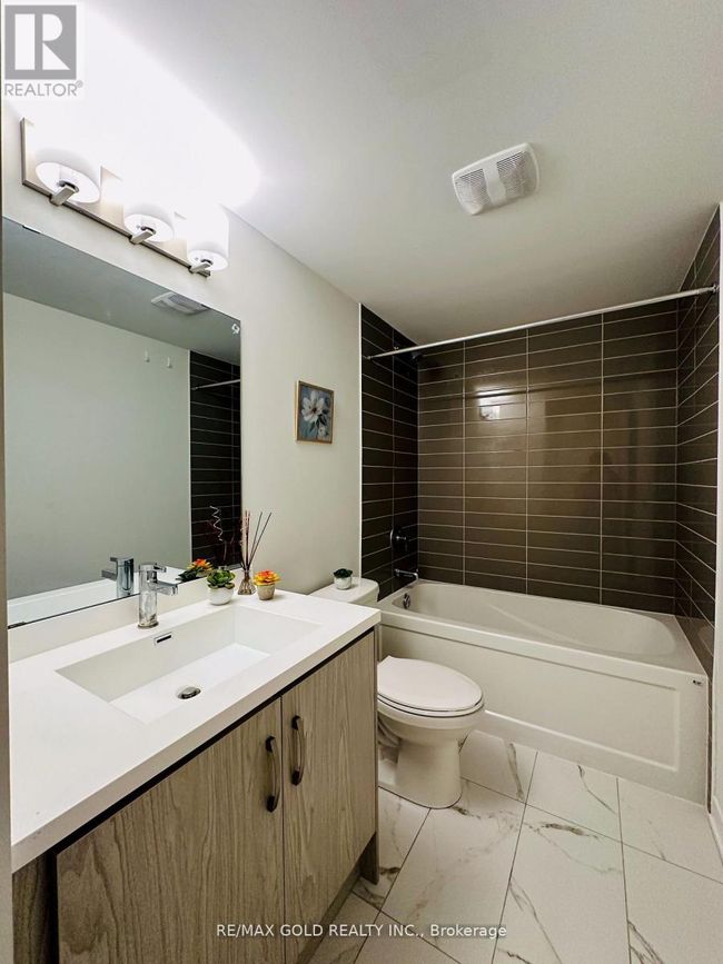 179 - 151 Honeycrisp Crescent, Townhouse with 3 bedrooms, 3 bathrooms and 1 parking in Vaughan (Vaughan Corporate Centre) ON | Image 30