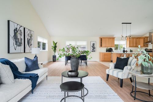 19 Currie Ave, Collingwood, ON, L9Y0X2 | Card Image