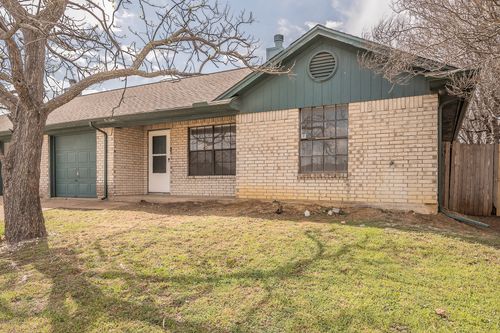 420 Signal Hill Ct N, Fort Worth, TX, 76112-8660 | Card Image