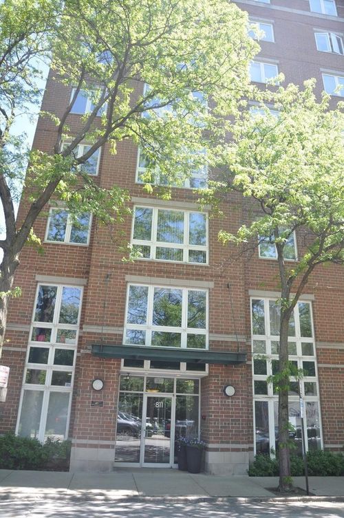 703-811 Chicago Ave, Evanston, IL, 60202-2398 | Card Image