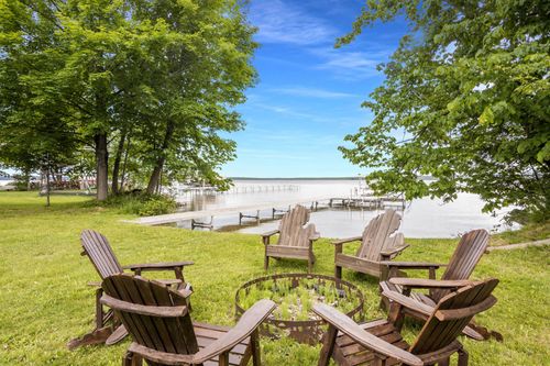 7670 Hoiles Dr, Williamsburg, MI, 49690 | Card Image