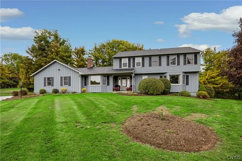 8206 Duvall Cir, Manlius, NY, 13104-9426 | Card Image