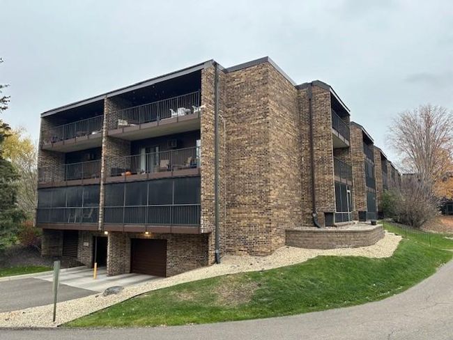 APT-121 - 35 Nathan Ln N, Condo with 2 bedrooms, 2 bathrooms and null parking in Plymouth MN | Image 15