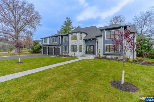 547 Highland Ave, Ridgewood, NJ, 07450-4729 | Card Image