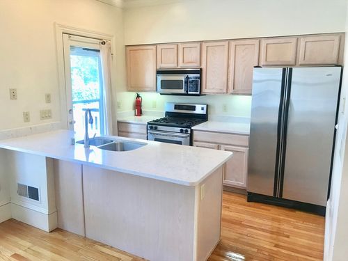 10 E Concord St, Boston, MA, 02118-1906 | Card Image