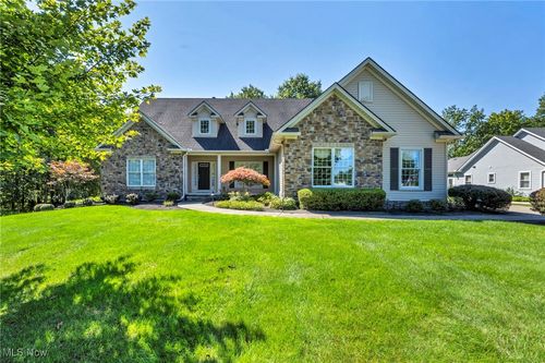 29810 Chardon Rd, Willoughby Hills, OH, 44094-8319 | Card Image