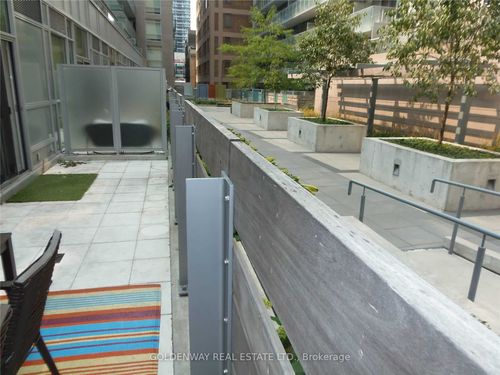 213-30 Nelson St, Toronto, ON, M5V0H5 | Card Image