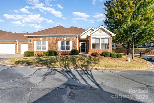 8189 Windsor Ridge Dr, Charlotte, NC, 28277-6523 | Card Image