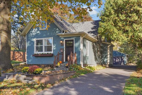 418 Saint Croix Ave W, Stillwater, MN, 55082-4326 | Card Image