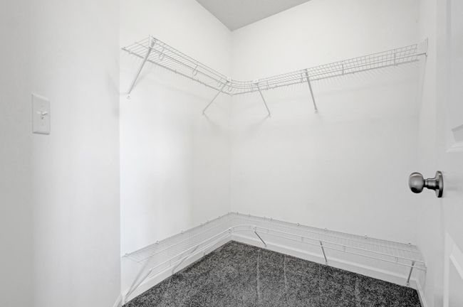 Primary Walk-In | Image 12