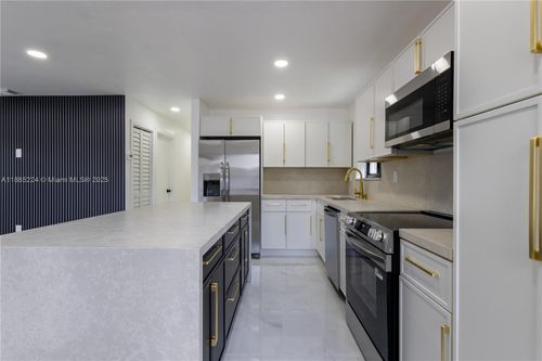 1781 Nw 94th St, Miami, FL, 33147-3153 | Card Image