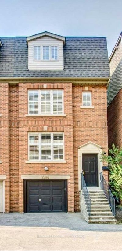 2210B Gerrard St E, House attached with 3 bedrooms, 2 bathrooms and 1 parking in Toronto ON | Image 2