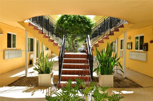 25-65 N Washington Avenue, Miami Beach, FL, 33139 | Card Image