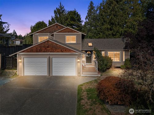 12203 30th St Ne, Lake Stevens, WA, 98258-8444 | Card Image