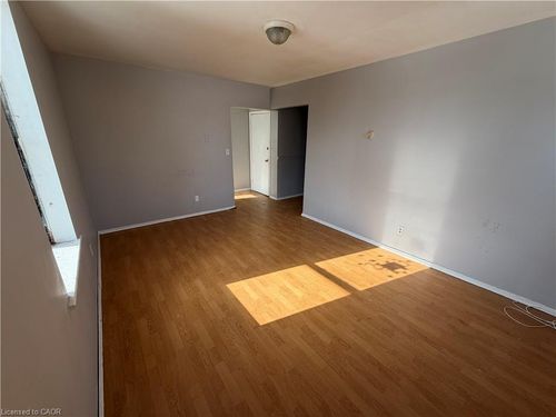 2-571 Ontario St, Watford, ON, N0M2S0 | Card Image