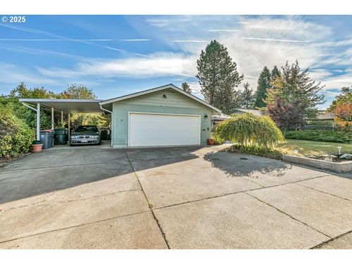 1472 N Keene Way Dr, Medford, OR, 97504-5584 | Card Image