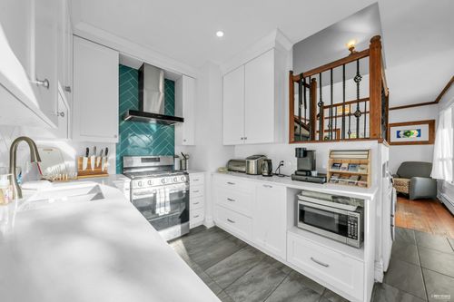 237 Sandringham Ave, New Westminster, BC, V3L1Z4 | Card Image