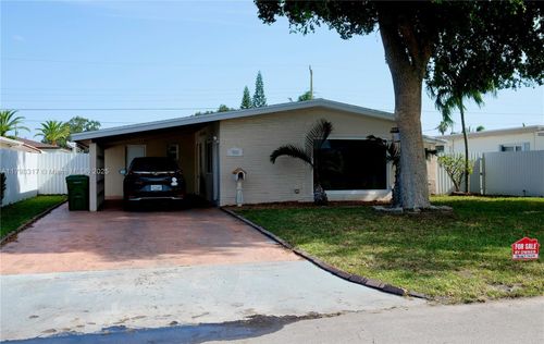 7000 Sw 10th St, Pembroke Pines, FL, 33023-1643 | Card Image