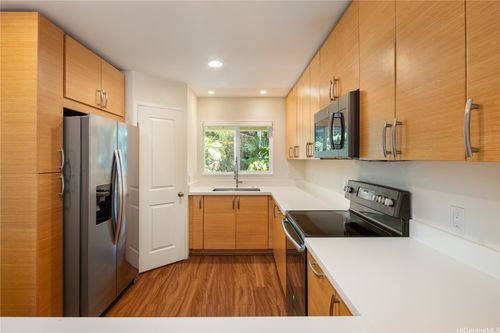 16-1555 Kalaniiki St, Honolulu, HI, 96821-1217 | Card Image