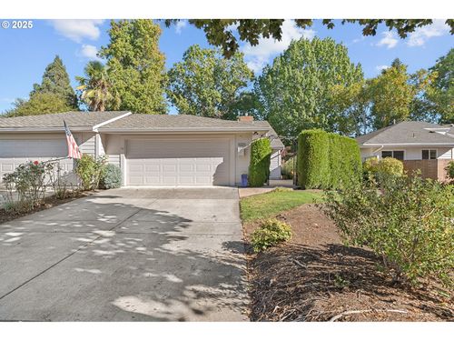 32215 Sw East Lake Pt, Wilsonville, OR, 97070-8455 | Card Image