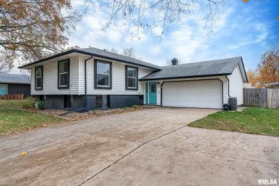 1428 W 54 Th Street, House other with 4 bedrooms, 2 bathrooms and null parking in Davenport IA | Image 1