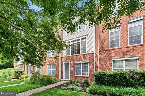 25033 Justice Dr, SOUTH RIDING, VA, 20152-6008 | Card Image