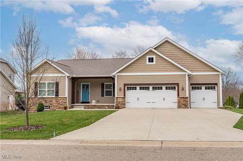 7273 Ashmoore Ave Nw, North Canton, OH, 44720-8848 | Card Image