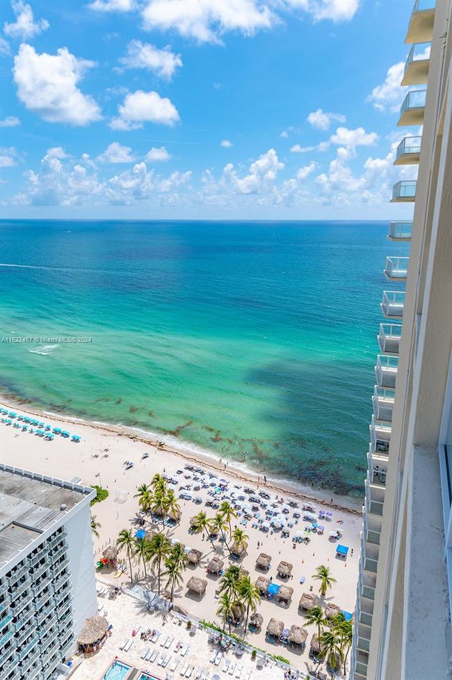 2906 - 16699 Collins Ave, Condo with 3 bedrooms, 2 bathrooms and null parking in Sunny Isles Beach FL | Image 44