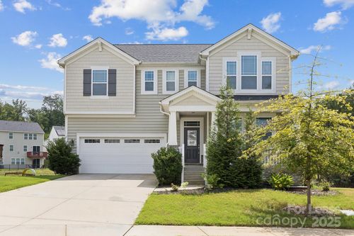 17121 Carolina Pine Row, Charlotte, NC, 28278-7061 | Card Image