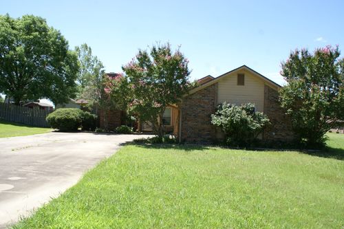 3234 W Lamberth Rd, Sherman, TX, 75092-4456 | Card Image