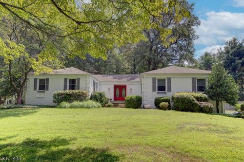 30 Twin Brooks Trl, Chester, NJ, 07930-2818 | Card Image