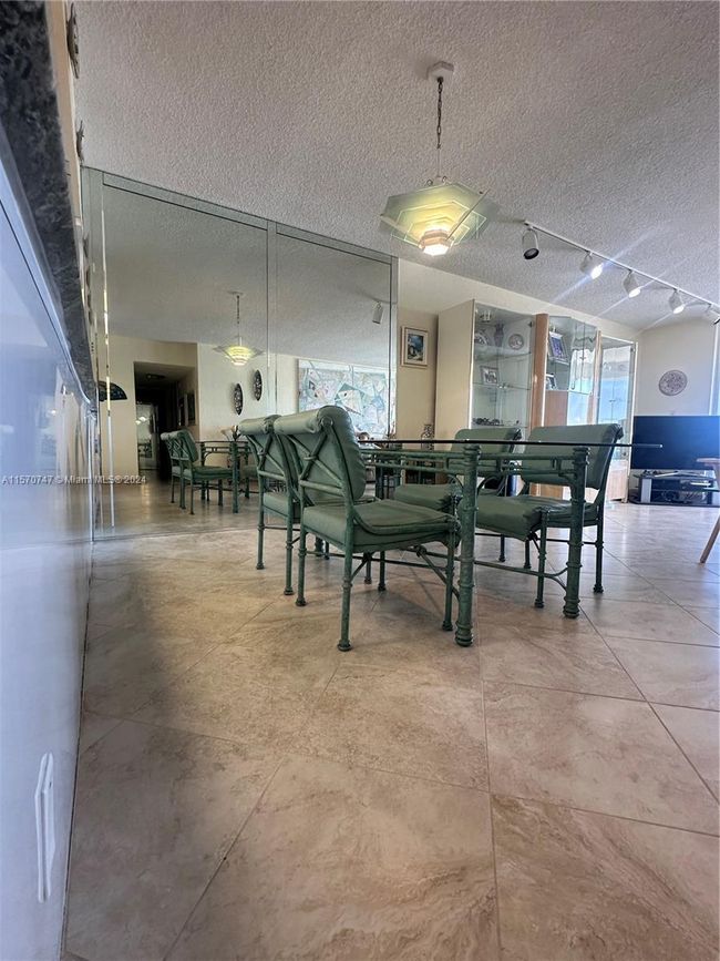 1718 - 3800 S Ocean Dr, Condo with 2 bedrooms, 2 bathrooms and null parking in Hollywood FL | Image 22