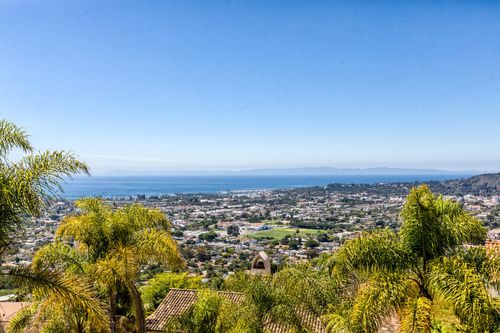 1018 Roble Ln, SANTA BARBARA, CA, 93103-2046 | Card Image