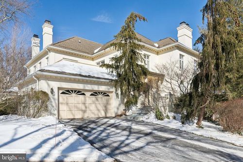 821 Oxford Crst, VILLANOVA, PA, 19085-2055 | Card Image