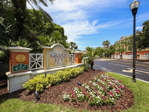 unit-9309-4207 S Dale Mabry Hwy, TAMPA, FL, 33611-1469 | Card Image