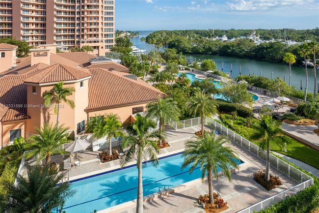 6C - 60 Edgewater Dr, Condo with 3 bedrooms, 4 bathrooms and null parking in Coral Gables FL | Image 31