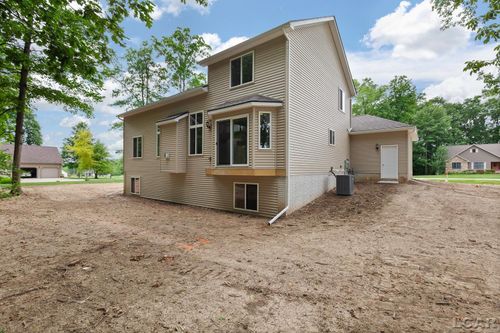 797 War Bonnet Dr, Tecumseh, MI, 49286-8663 | Card Image
