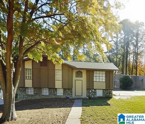 800 Azalea Ln, ADAMSVILLE, AL, 35005-2031 | Card Image