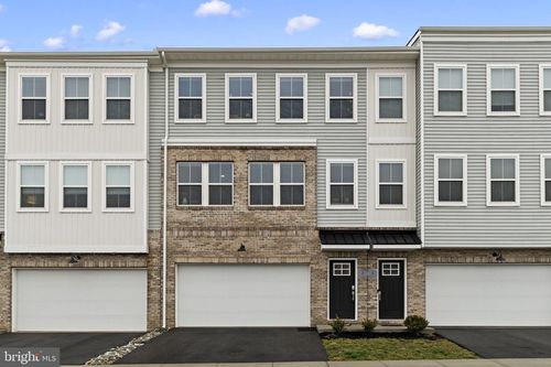 3 Continental Dr, BRIDGEPORT, PA, 19405-4100 | Card Image