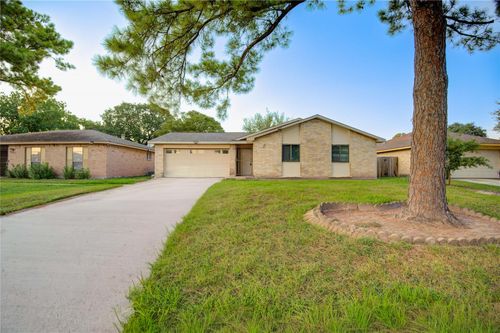 1510 Chestnut Tree Ln, Houston, TX, 77067-3410 | Card Image