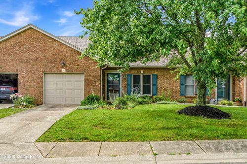 4 Trace Ln, Shelbyville, KY, 40065-8516 | Card Image