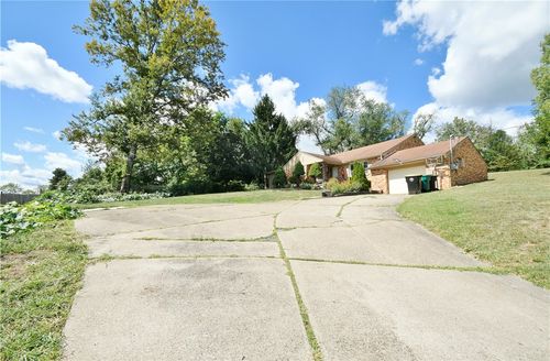 740 Mcmurray Rd, Bethel Park, PA, 15102-1042 | Card Image