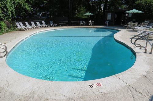 17-17 Midridge Cir, Londonderry, NH, 03053-3348 | Card Image