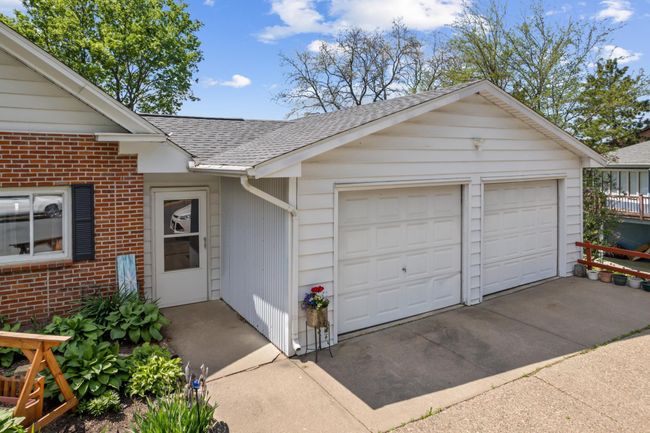 Two Car Garage and breeze way. | Image 26