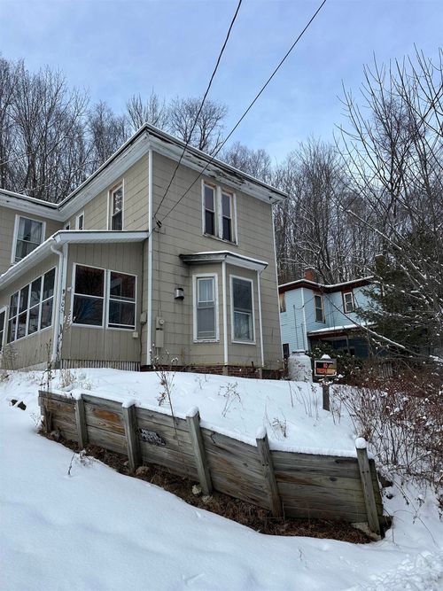 105 Maple St, Berlin, NH, 03570-3009 | Card Image