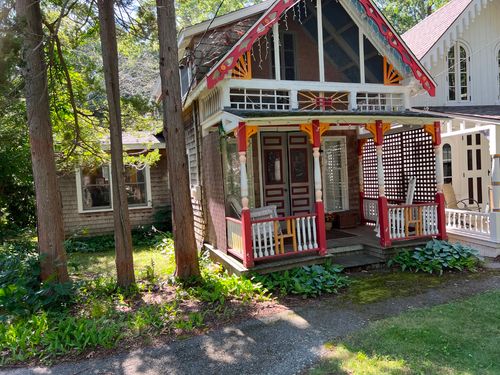 10 Forest Cir, Oak Bluffs, MA, 02557-6911 | Card Image