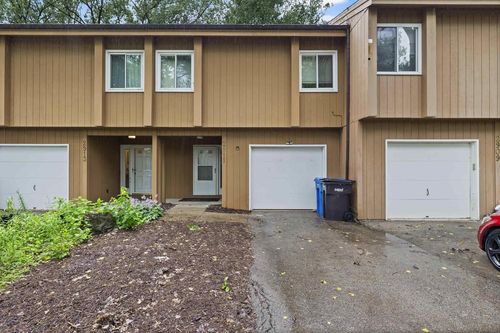 2911 Marina Dr, Middleton, WI, 53562-1823 | Card Image